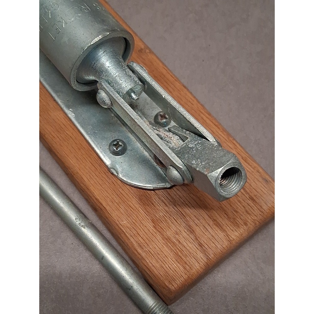 Vintage Reed Rocket Nut Cracker 1950's Model R-300 - Picture 4 of 6